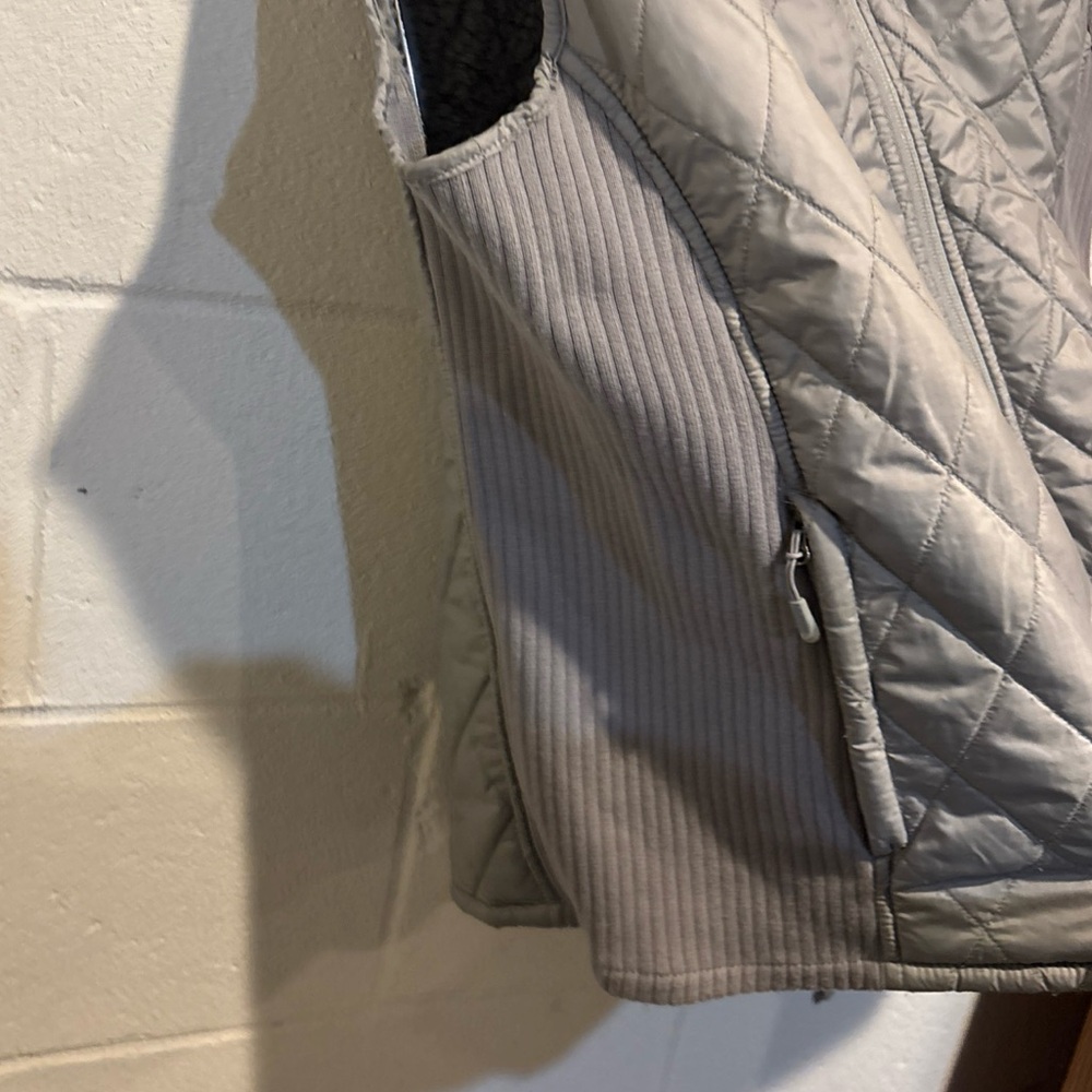 LL Bean women’s gray quilted fleece lined jacket vest size L - Picture 3 of 9
